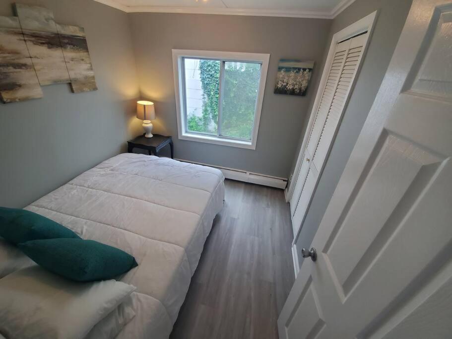 Beachy Bay Breeze Bungalow 2Br With Parking And Close To Many Amenities. เวสต์เฮเวน ภายนอก รูปภาพ