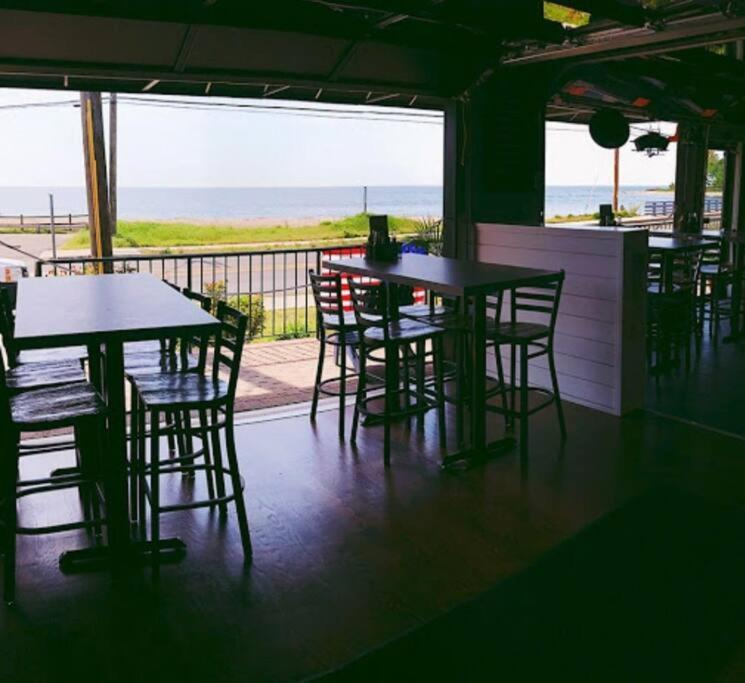 Beachy Bay Breeze Bungalow 2Br With Parking And Close To Many Amenities. เวสต์เฮเวน ภายนอก รูปภาพ